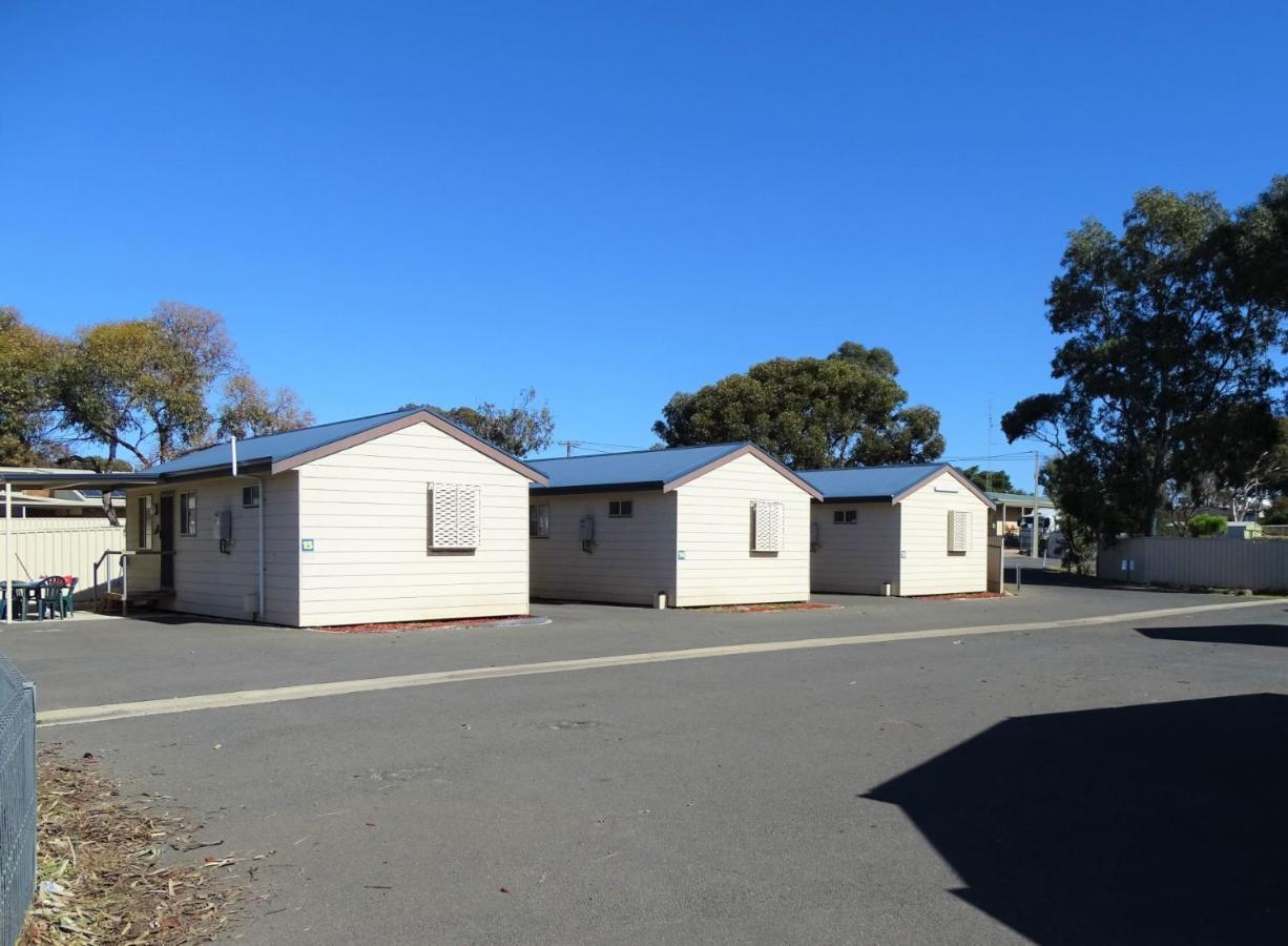 Moonta Bay Cabins Motel Port Moonta Exterior photo