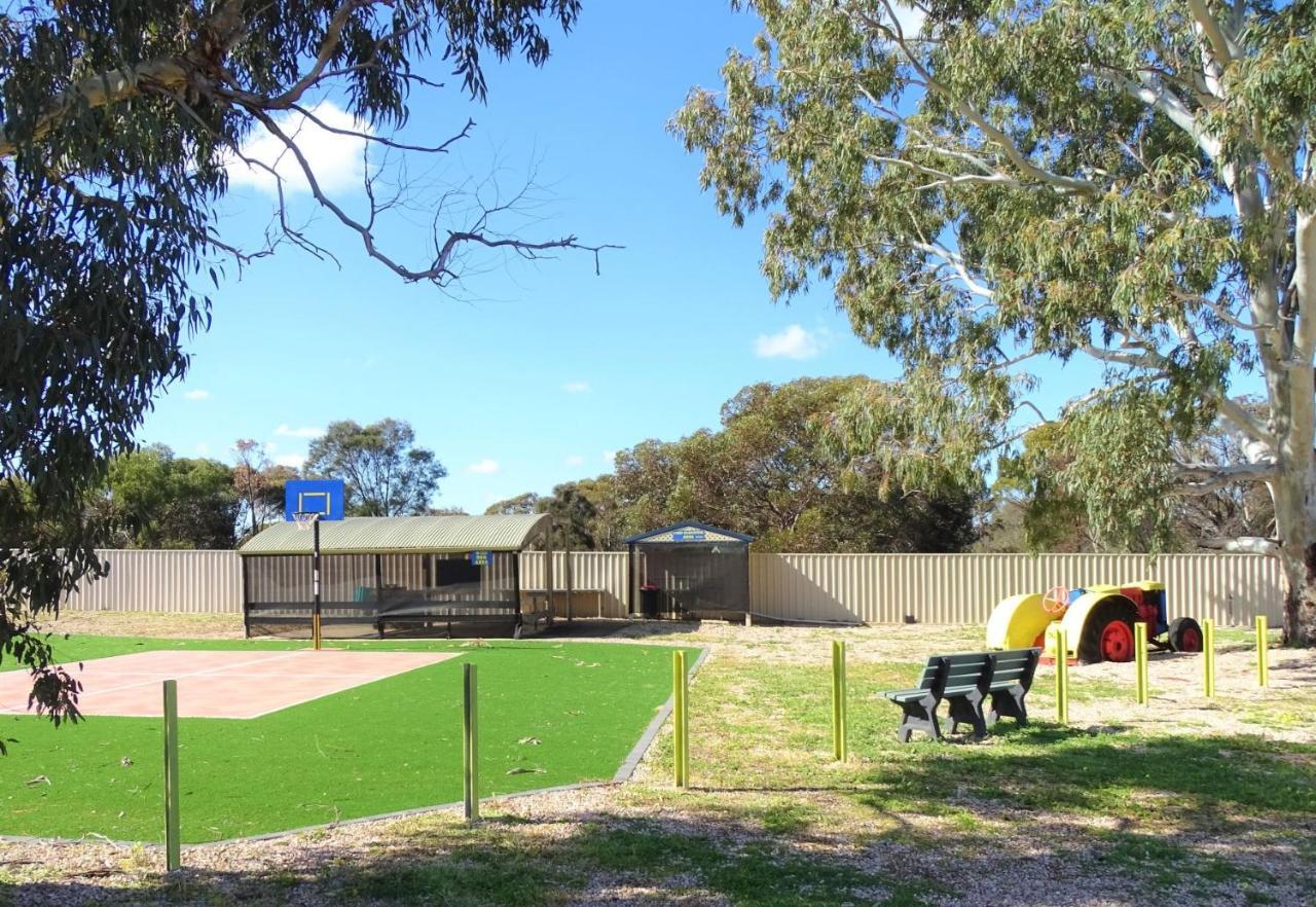 Moonta Bay Cabins Motel Port Moonta Exterior photo