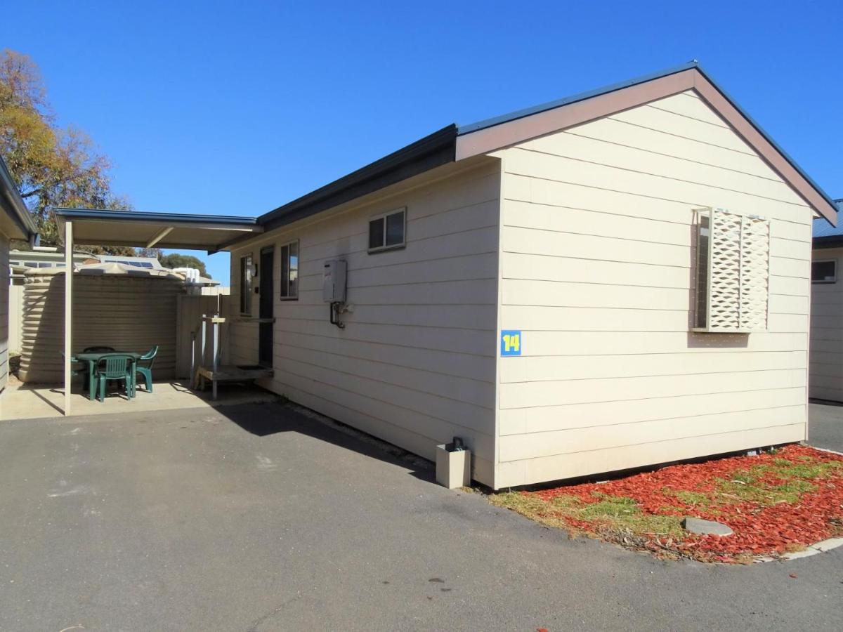 Moonta Bay Cabins Motel Port Moonta Exterior photo