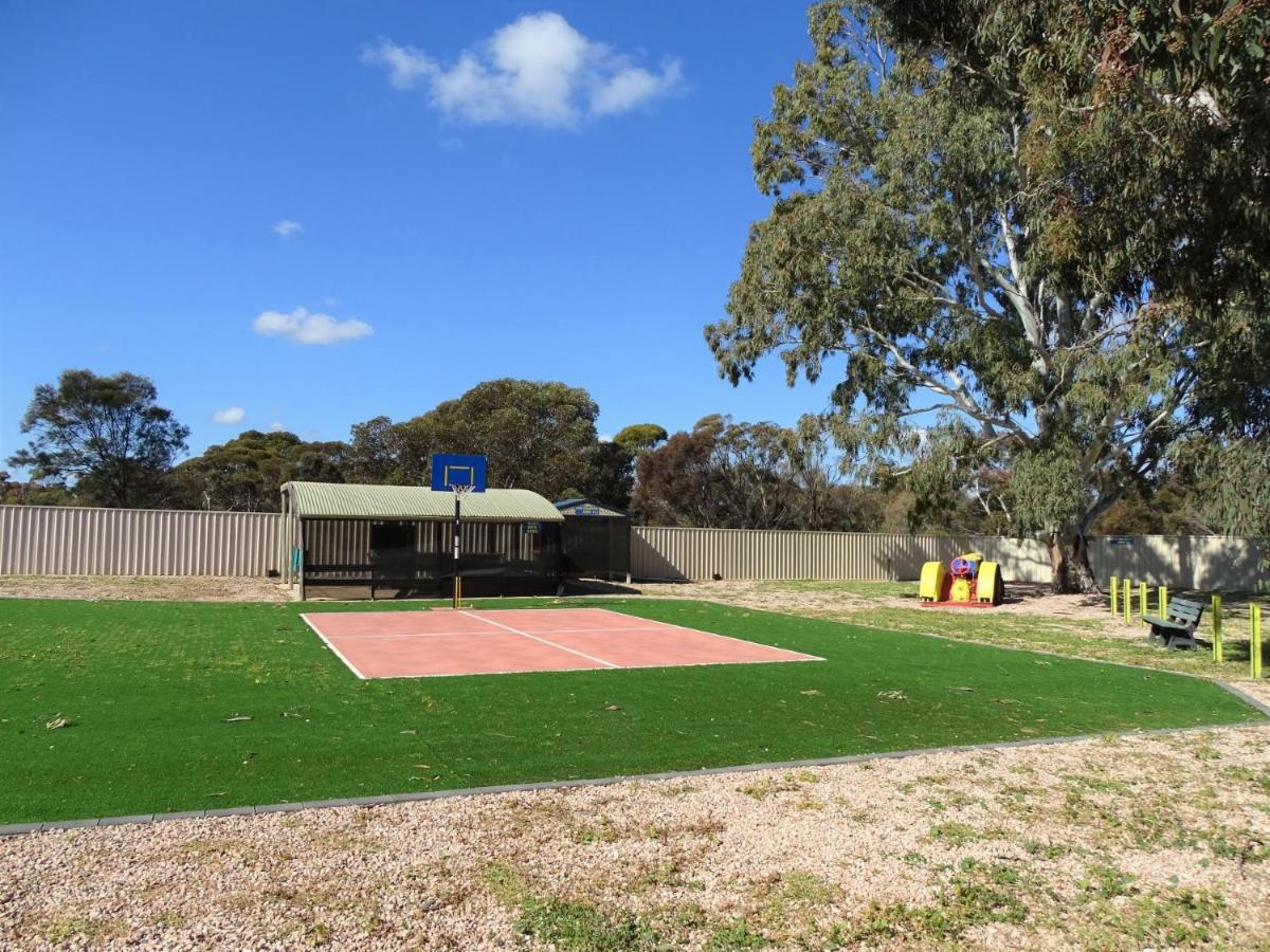Moonta Bay Cabins Motel Port Moonta Exterior photo