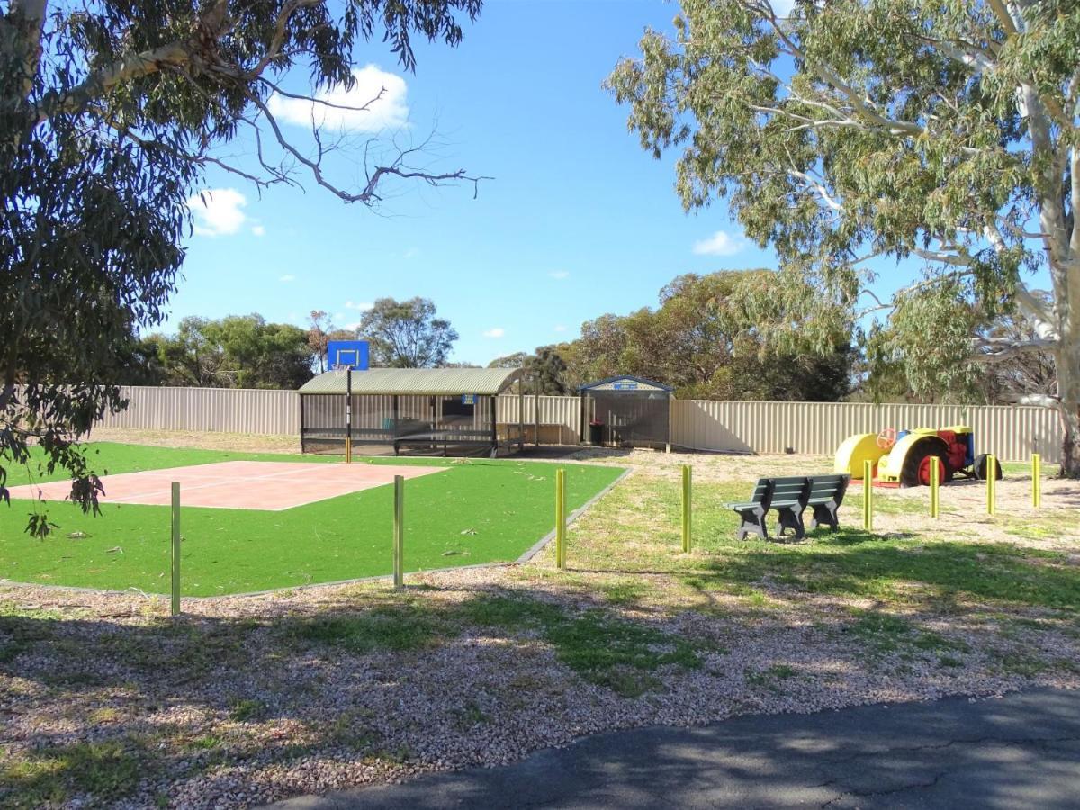 Moonta Bay Cabins Motel Port Moonta Exterior photo