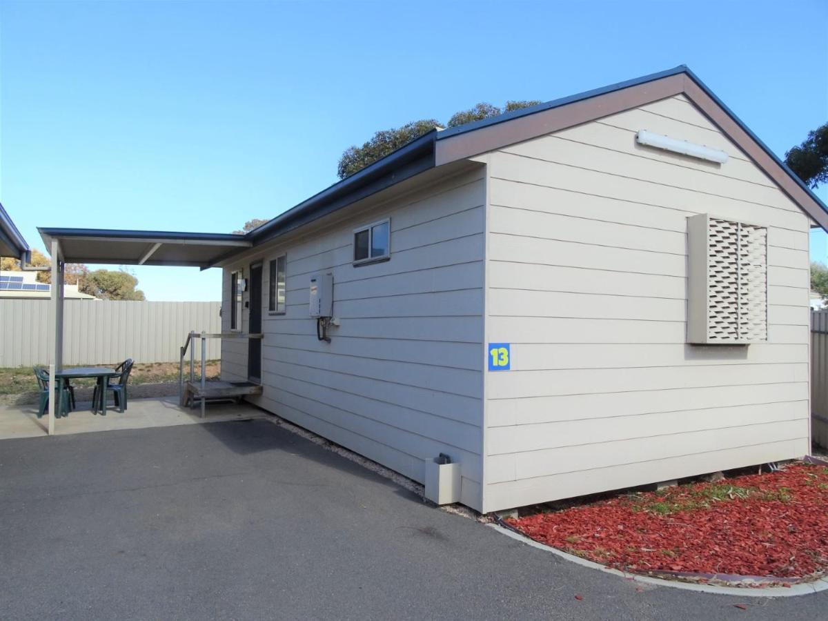 Moonta Bay Cabins Motel Port Moonta Exterior photo